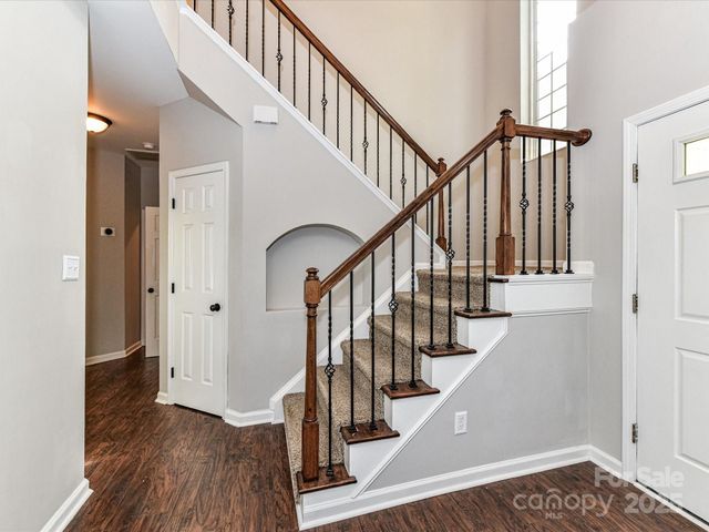 6027 Edinmeadow Lane, Charlotte, NC 28269