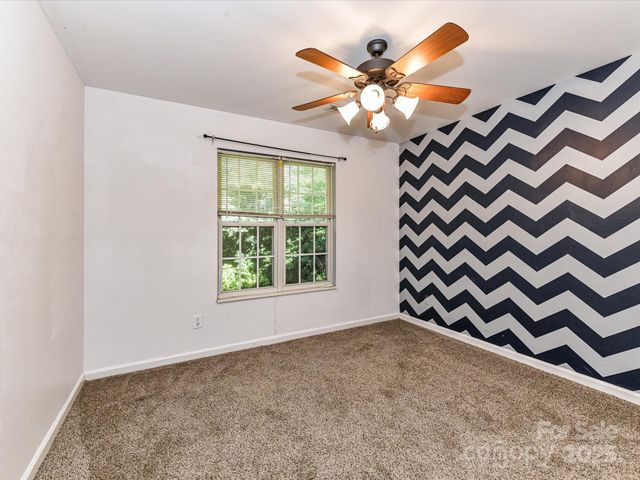 6027 Edinmeadow Lane, Charlotte, NC 28269