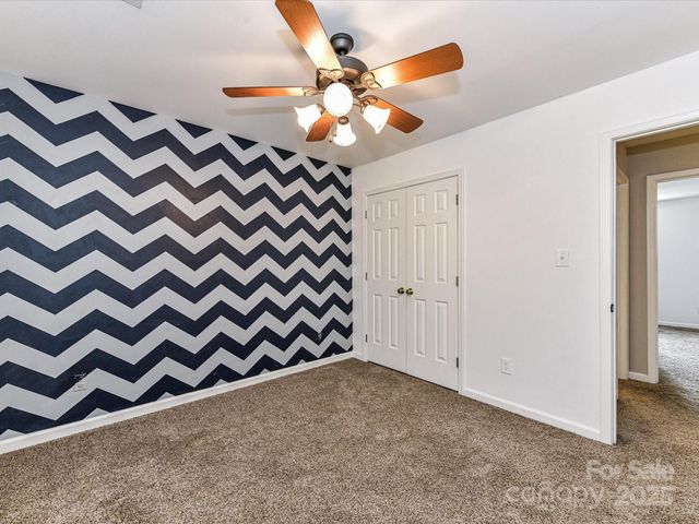 6027 Edinmeadow Lane, Charlotte, NC 28269