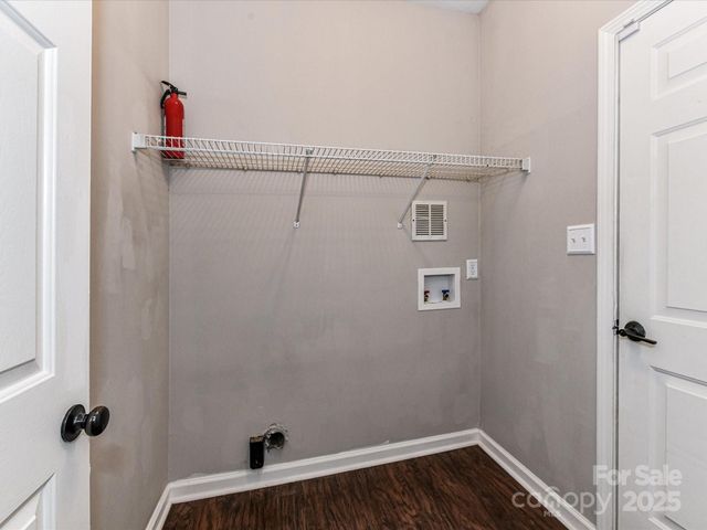 6027 Edinmeadow Lane, Charlotte, NC 28269