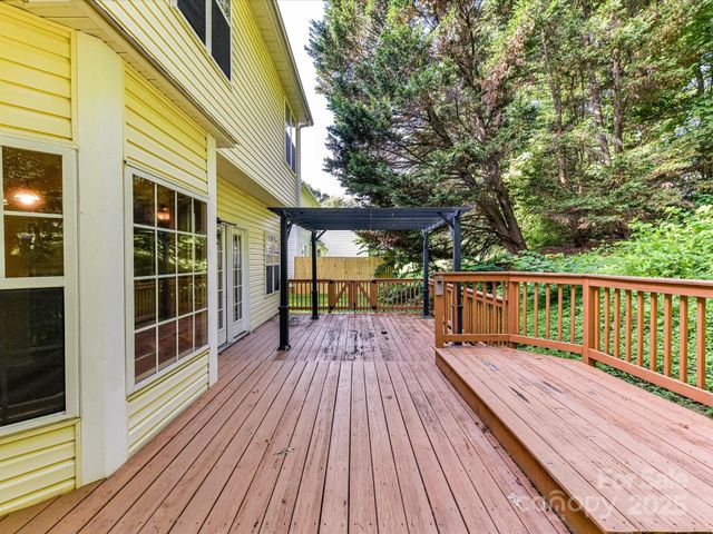 6027 Edinmeadow Lane, Charlotte, NC 28269
