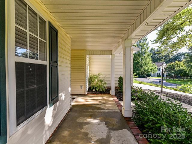 6027 Edinmeadow Lane, Charlotte, NC 28269
