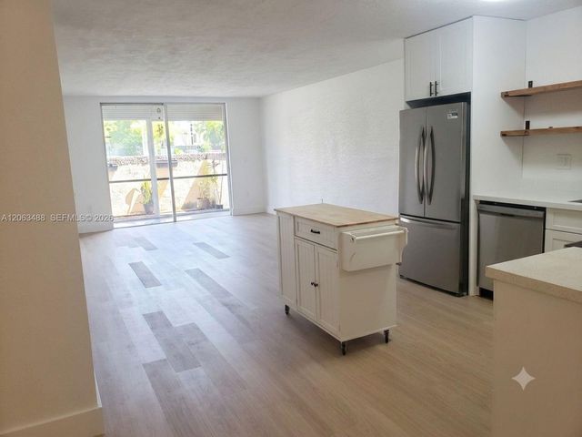 7000 NW 17th Street 116, Plantation, FL 33313