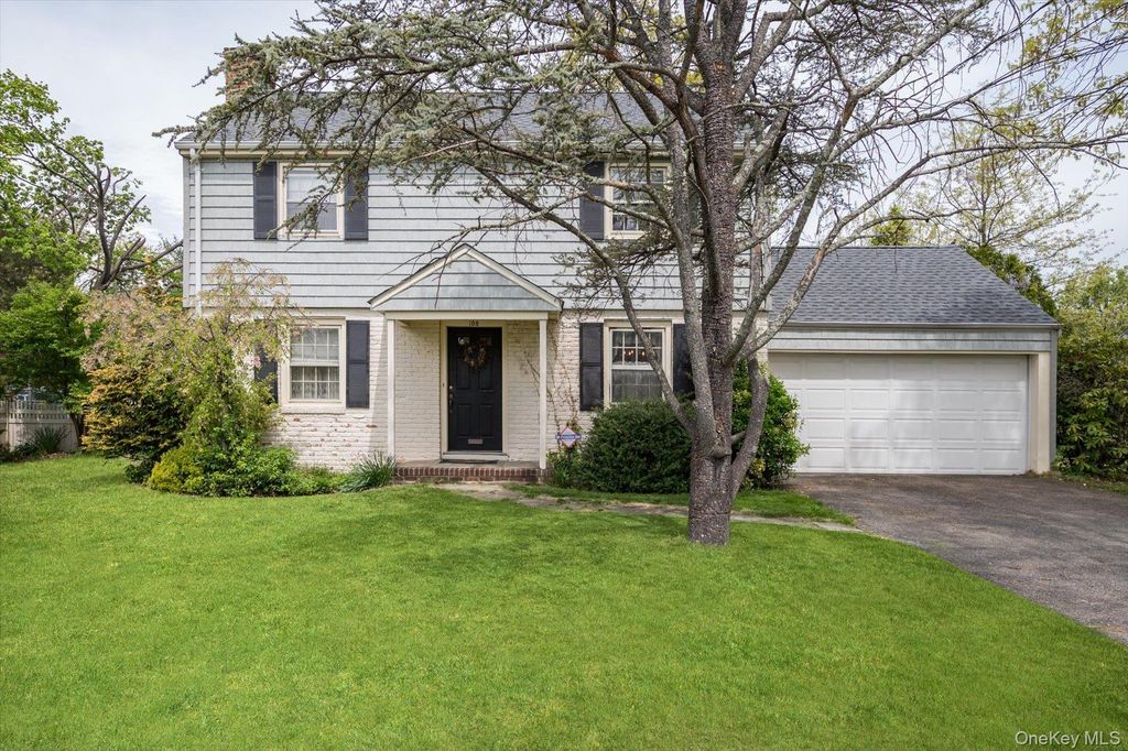 108 Charles Street, East Williston, NY 11501