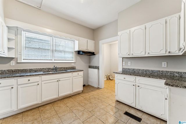 12 1ST PLACE S, Birmingham, AL 35205