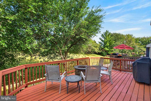 348 EBAUGH DR SE, Leesburg, VA 20175