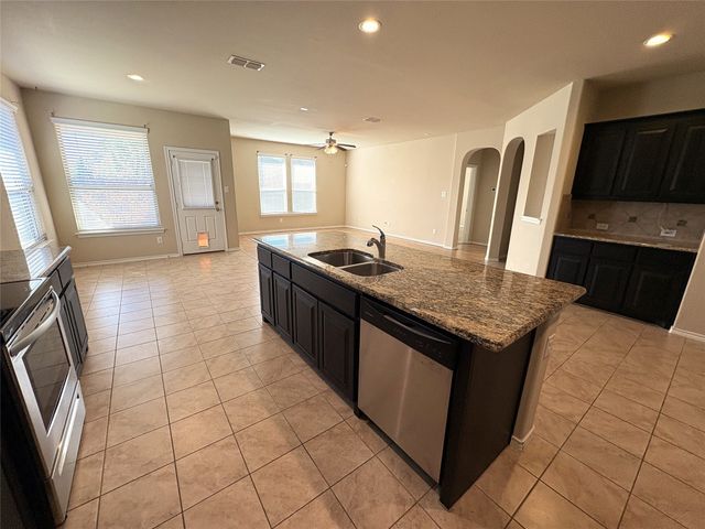 1719 Cross Creek Lane, Cleburne, TX 76033