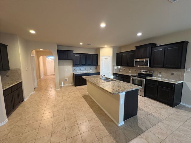 1719 Cross Creek Lane, Cleburne, TX 76033