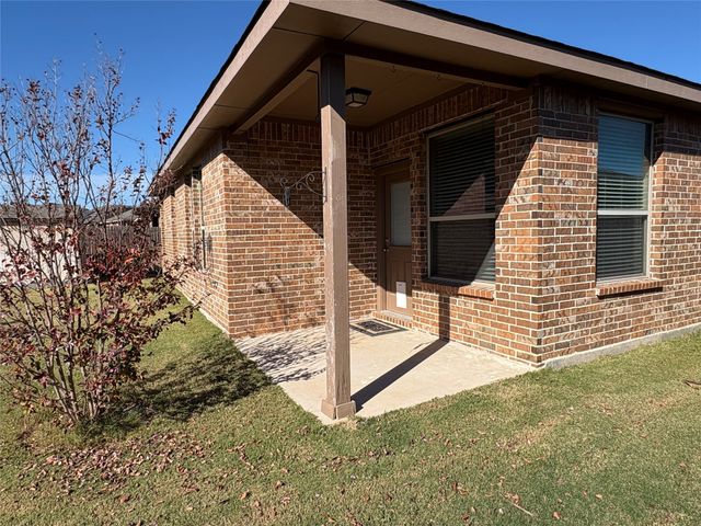 1719 Cross Creek Lane, Cleburne, TX 76033