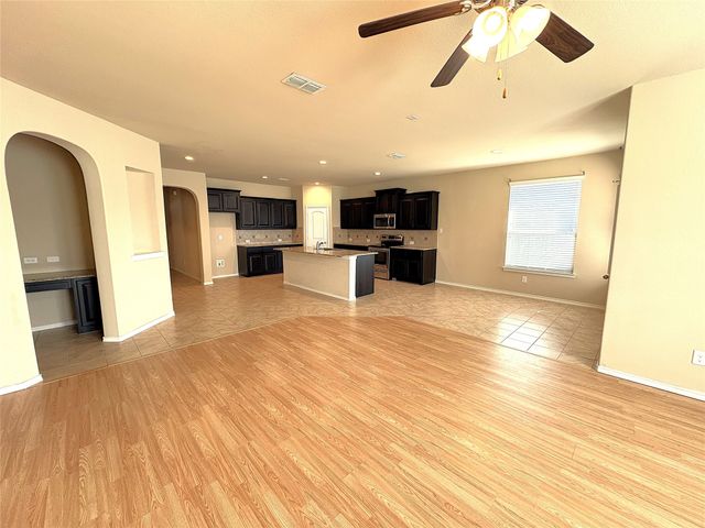 1719 Cross Creek Lane, Cleburne, TX 76033