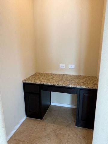 1719 Cross Creek Lane, Cleburne, TX 76033