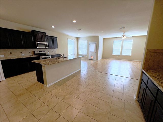 1719 Cross Creek Lane, Cleburne, TX 76033