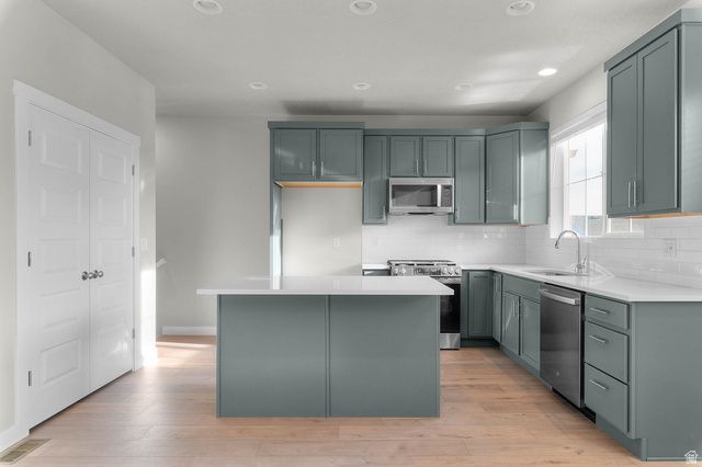 7253 S CAMPION DR, West Jordan, UT 84081