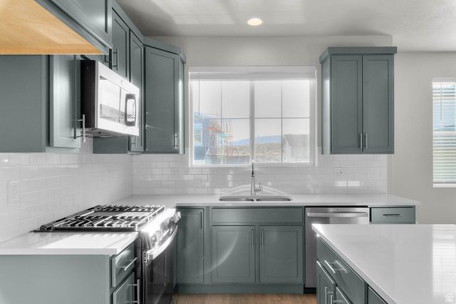 7253 S CAMPION DR, West Jordan, UT 84081