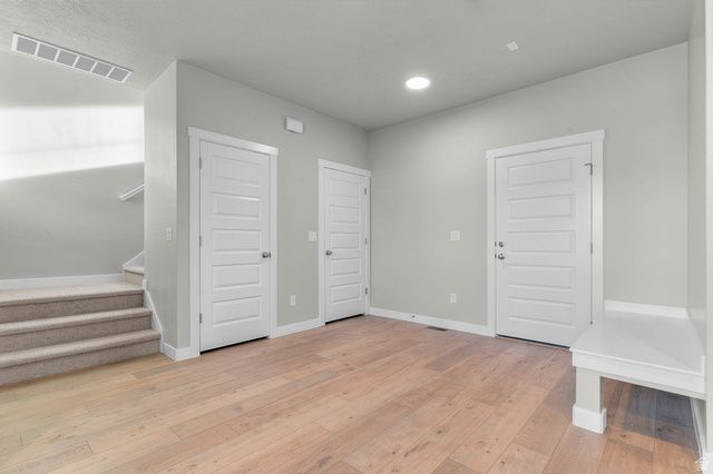 7253 S CAMPION DR, West Jordan, UT 84081