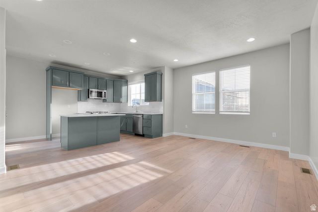 7253 S CAMPION DR, West Jordan, UT 84081