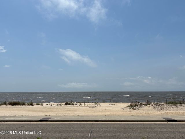 413 N Beach Boulevard, Waveland, MS 39576