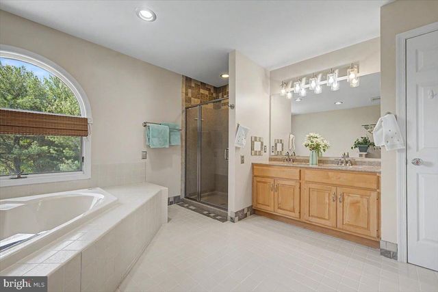 801 WESTRIDGE DR, Hockessin, DE 19707