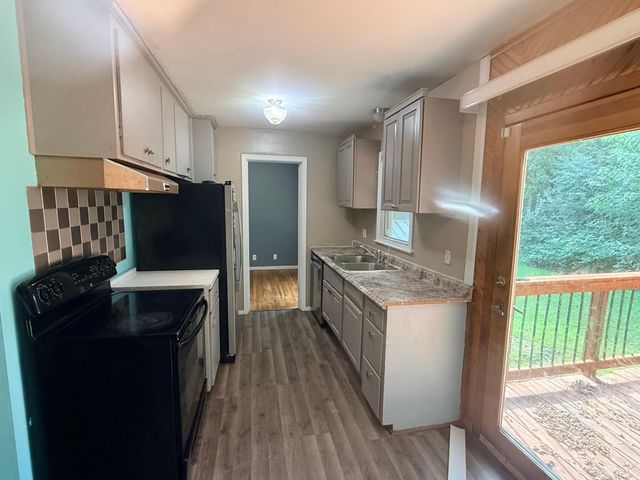 916 112th Avenue NW, Coon Rapids, MN 55448