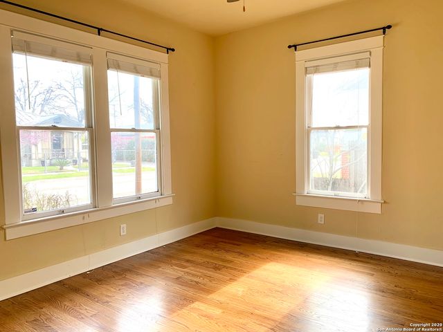 528 Devine, San Antonio, TX 78210