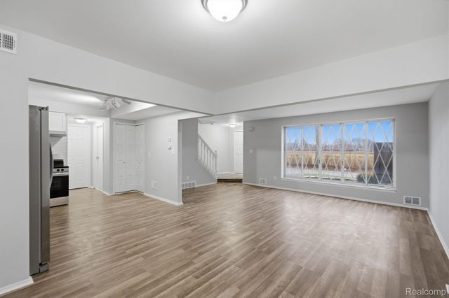 8710 Community Boulevard, Warren, MI 48093