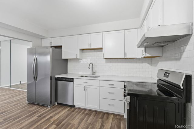 8710 Community Boulevard, Warren, MI 48093