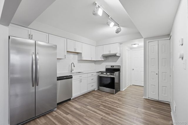 8710 Community Boulevard, Warren, MI 48093