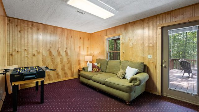 219 Ridge Top Lane, Blue Ridge, GA 30513
