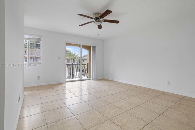 330 SW 2nd Ave 3, Hallandale Beach, FL 33009