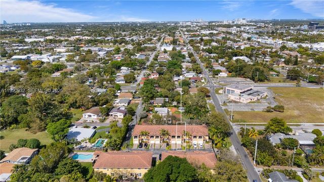 330 SW 2nd Ave 3, Hallandale Beach, FL 33009