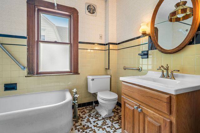 48 Palmer St, Arlington, MA 02474