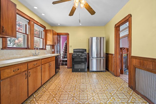 48 Palmer St, Arlington, MA 02474