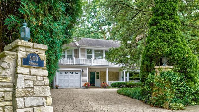 600 Sheridan Road, Winnetka, IL 60093