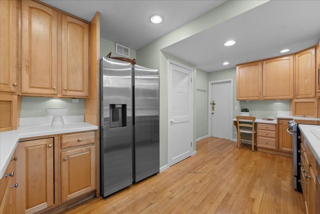 600 Sheridan Road, Winnetka, IL 60093