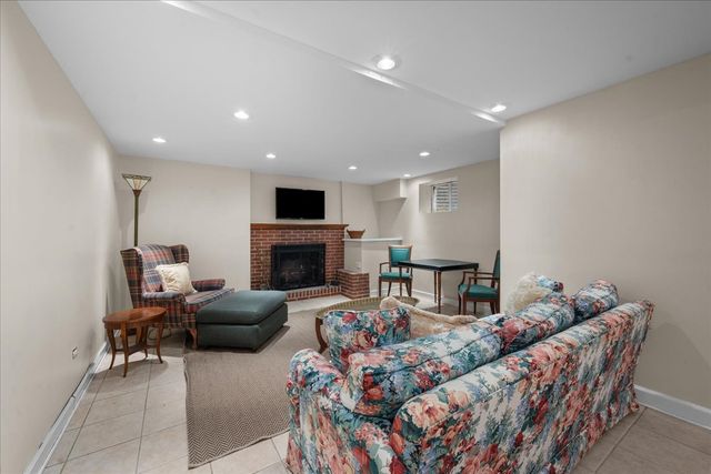 600 Sheridan Road, Winnetka, IL 60093
