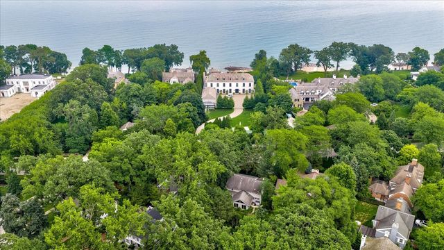 600 Sheridan Road, Winnetka, IL 60093
