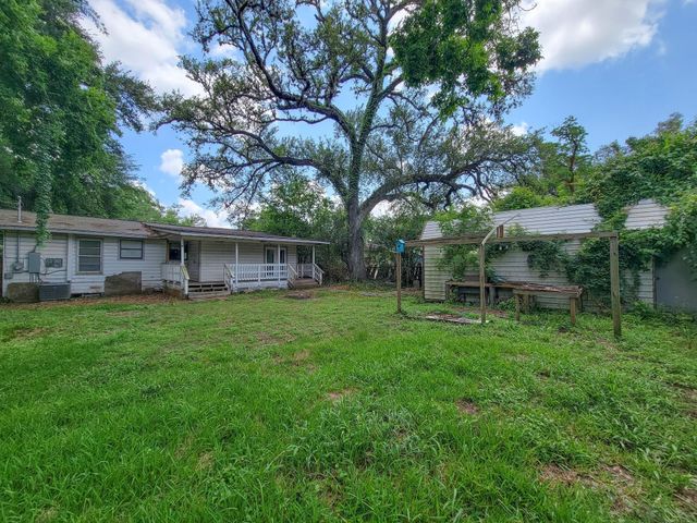 111 Wisteria Street, Lake Jackson, TX 77566