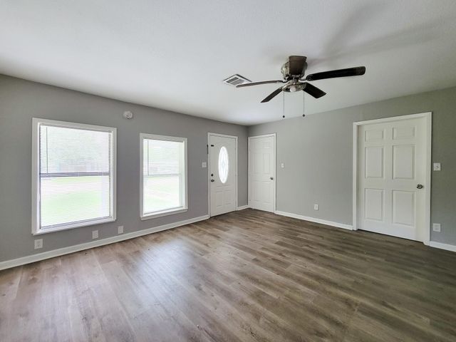 111 Wisteria Street, Lake Jackson, TX 77566