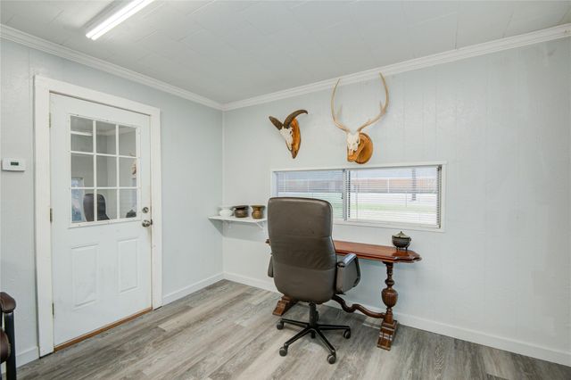 327 S Main Street, Clute, TX 77531