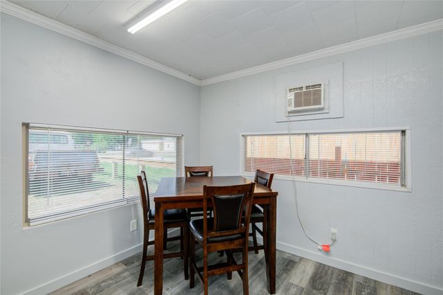 327 S Main Street, Clute, TX 77531