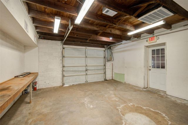 327 S Main Street, Clute, TX 77531