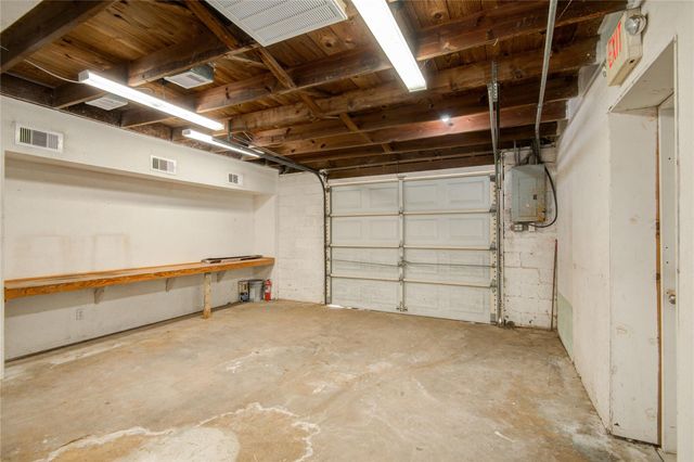 327 S Main Street, Clute, TX 77531