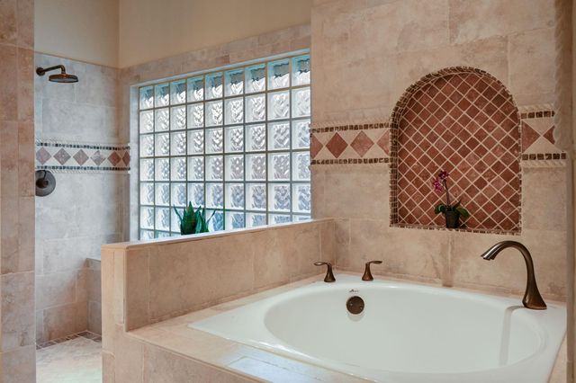 215 Tellus ST, Lakeway, TX 78734
