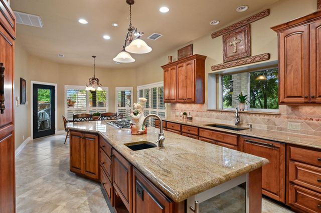 215 Tellus ST, Lakeway, TX 78734