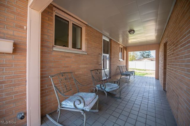 642 Jordan Drive NW, New Philadelphia, OH 44663