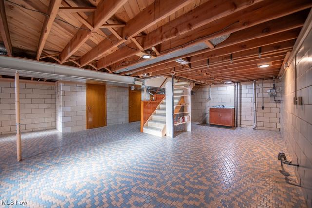 642 Jordan Drive NW, New Philadelphia, OH 44663