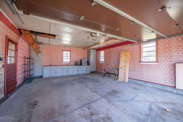 642 Jordan Drive NW, New Philadelphia, OH 44663