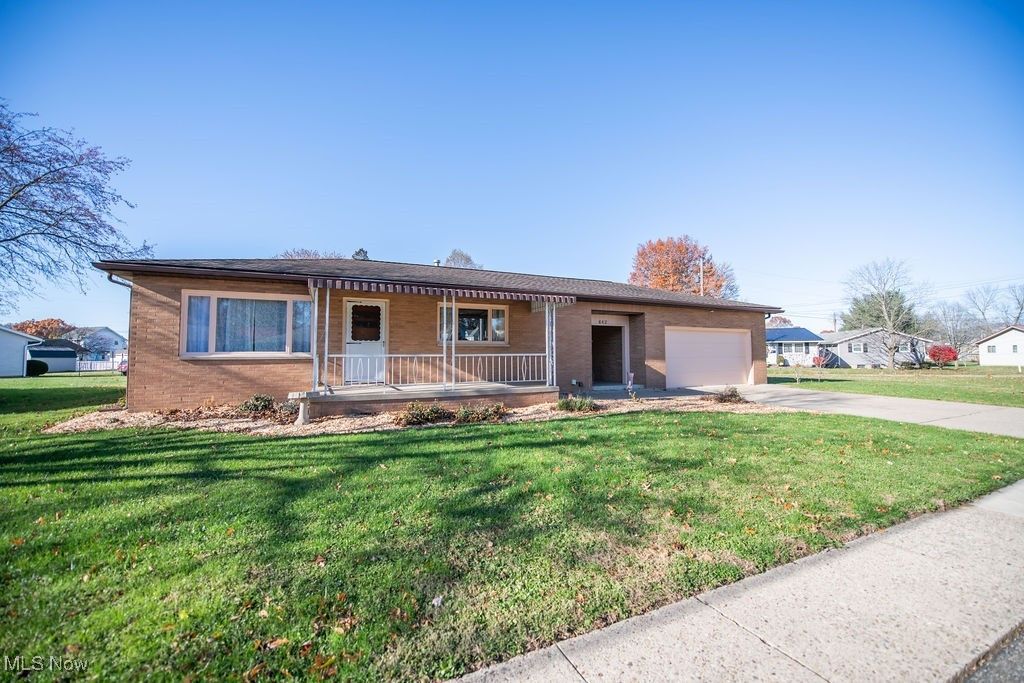 642 Jordan Drive NW, New Philadelphia, OH 44663