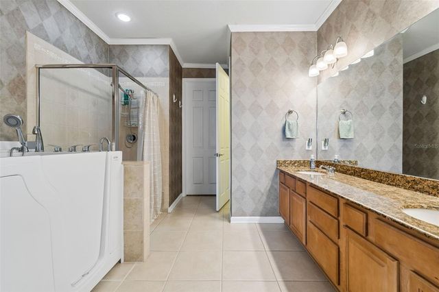 7903 SEMINOLE BOULEVARD 2208, Seminole, FL 33772