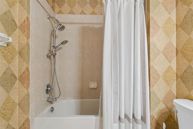 7903 SEMINOLE BOULEVARD 2208, Seminole, FL 33772